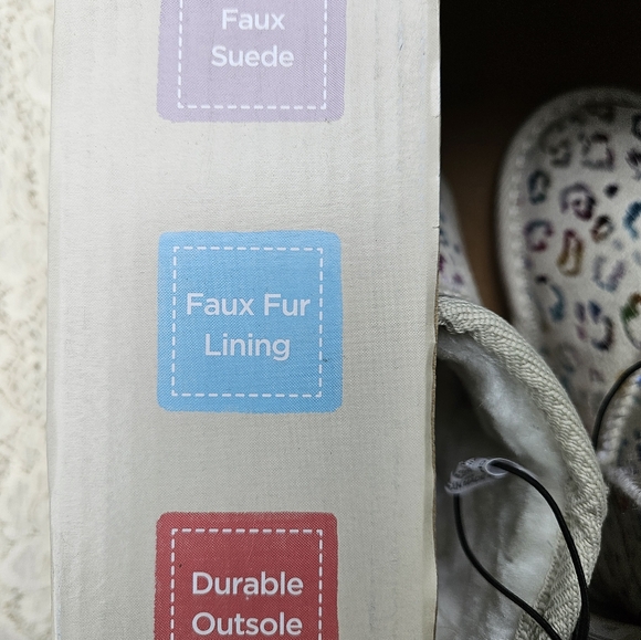 Toddler Cozy Boots Size 5/6 Toddler Girl Colorful Cheetah Print Faux Fur Lining - Picture 4 of 7